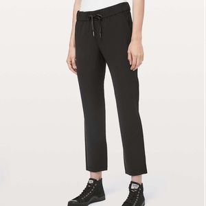 Lululemon On The Fly Size 4 *Woven